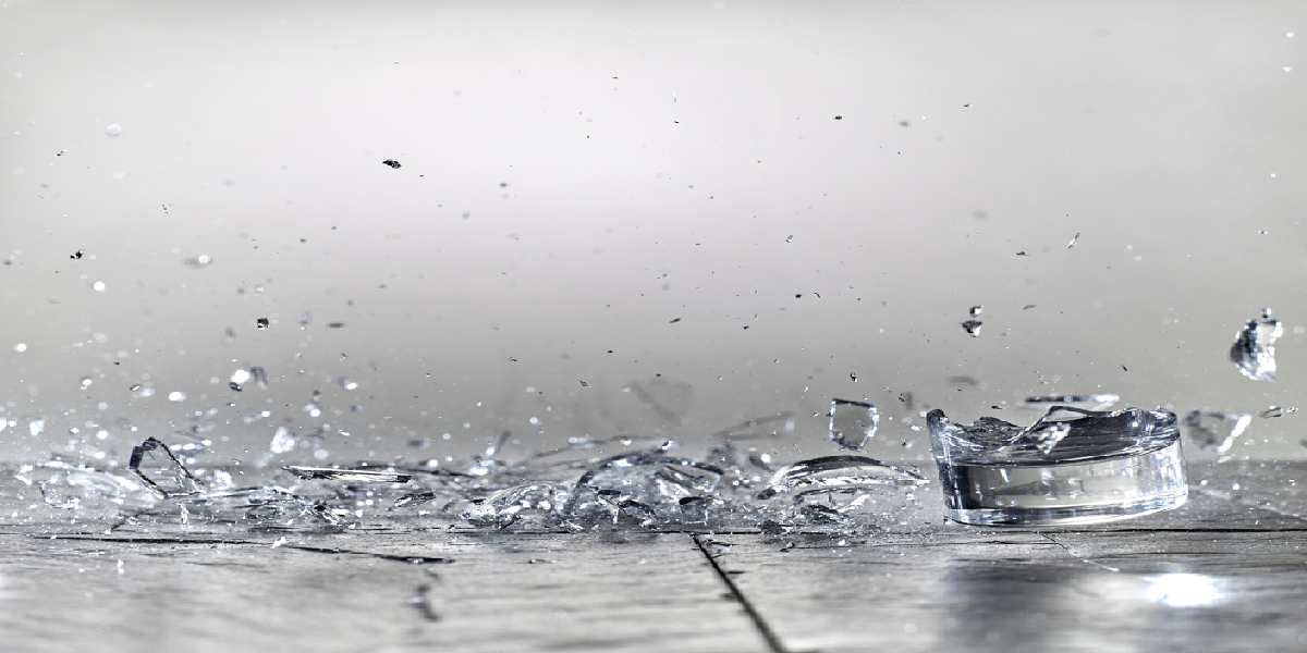 Bật mí những cách dọn thủy tinh vỡ an toàn nhất