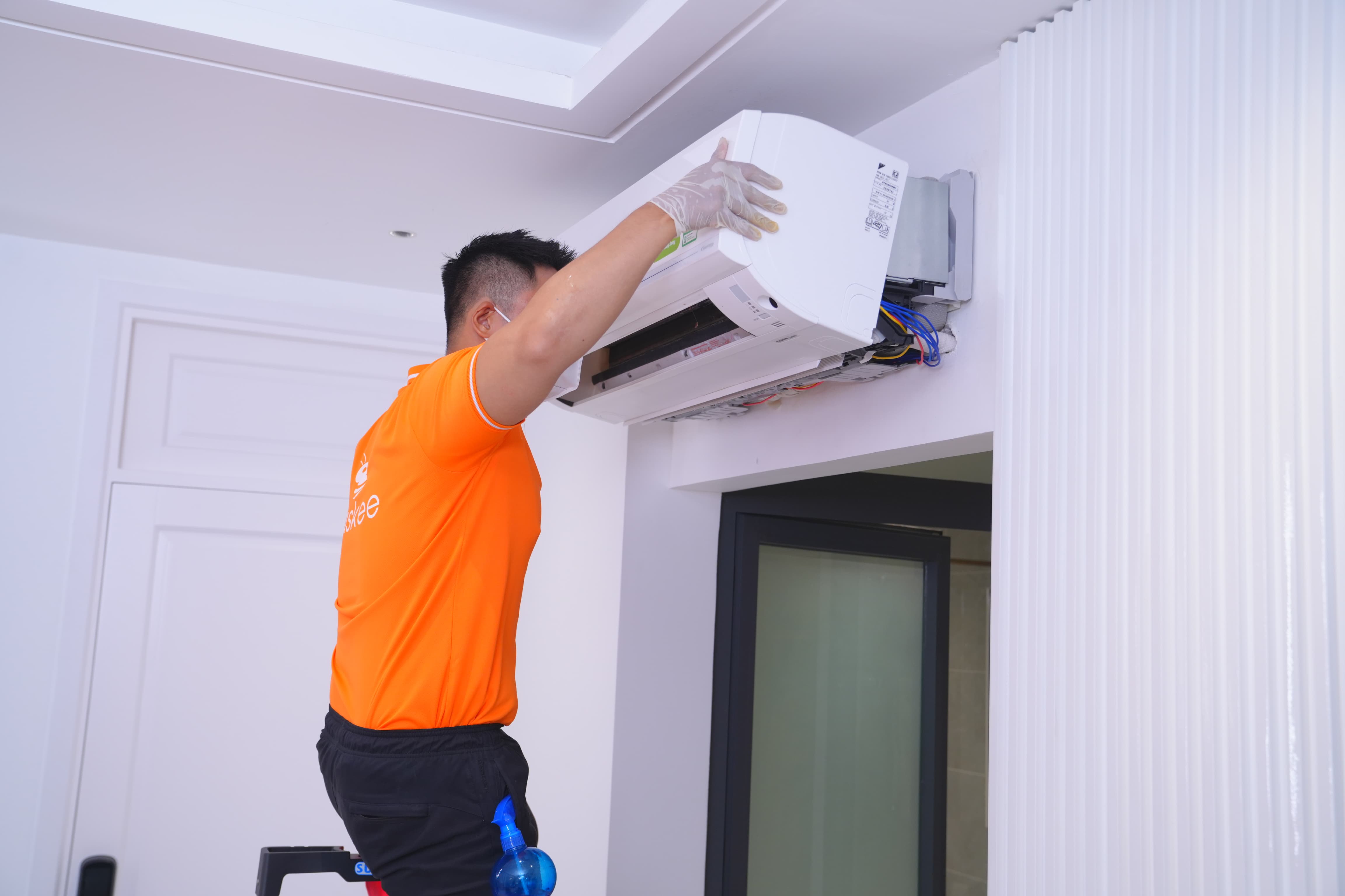 Quy trình tháo, lắp máy lạnh của bTaskee
