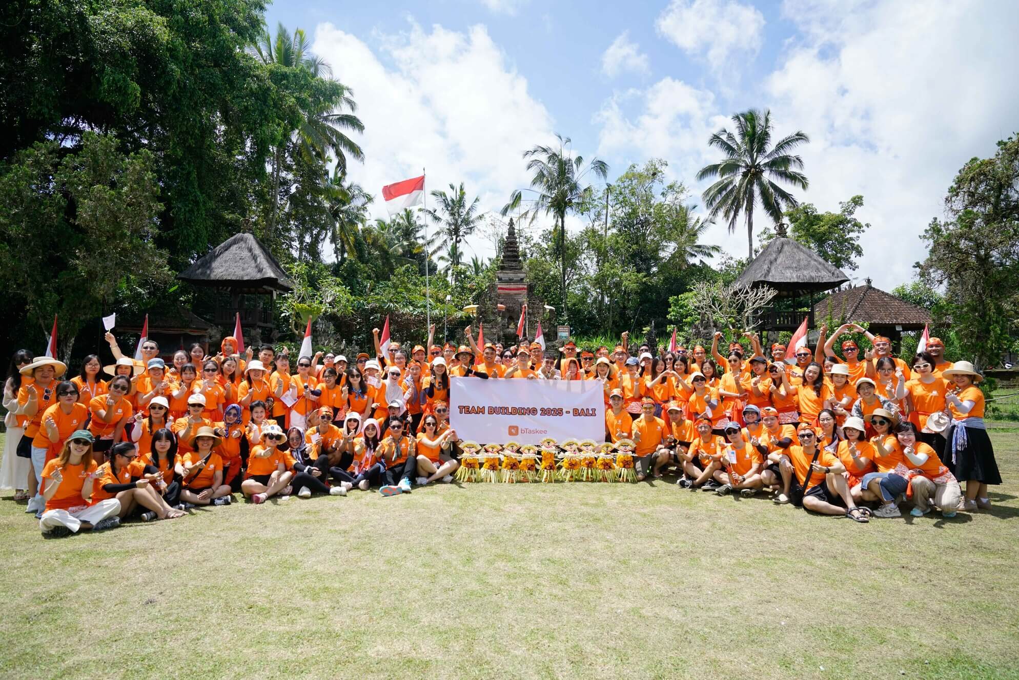 bTaskee team photo 2